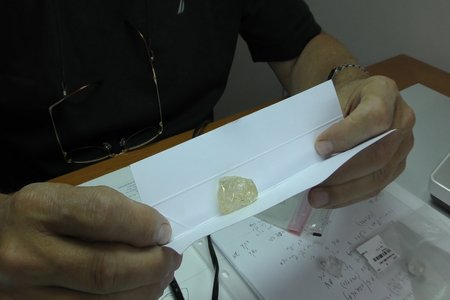 Consejos compra  venta diamante en bruto