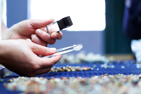 Clasificación del diamante en bruto